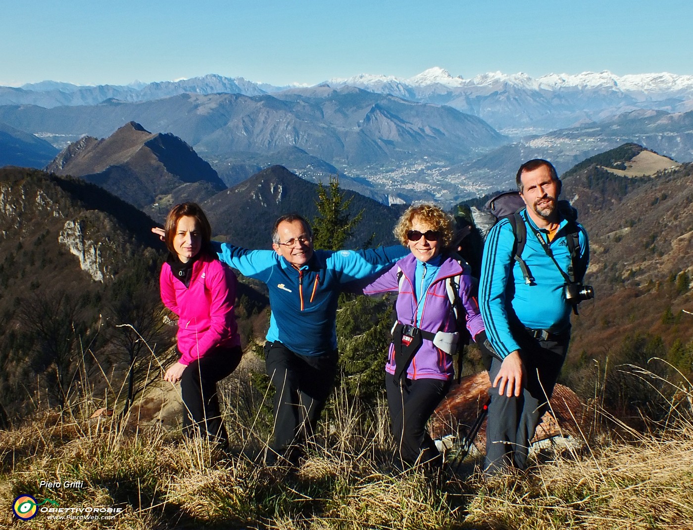 01 Sul sentiero 227 (Bosco degli Gnomi) da Zone per il Monte Guglielmo .JPG